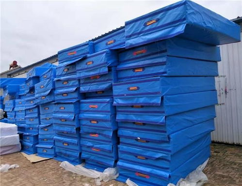 運(yùn)動(dòng)場滑冰滑雪場保護(hù)墊子 冰雪場保護(hù)墊 速滑防護(hù)墊廠家